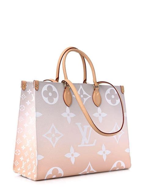 louis vuitton onthego gm tote.